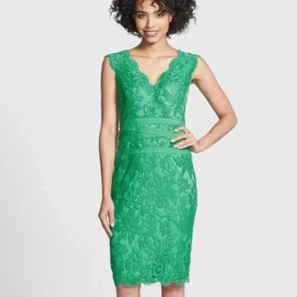Tadashi Shoji Dresses & Skirts - Tadashi Shoji Embroidered Lace V Neck Dress Cocktail Dress Size 8